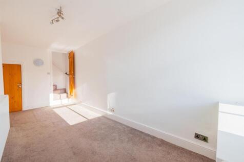 13 Station Rd-14.jpg