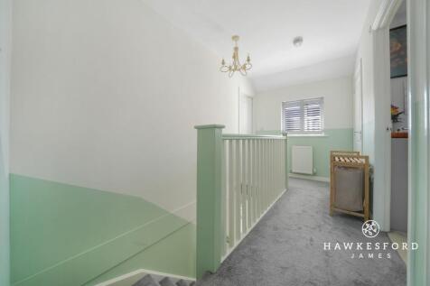 Ringlet Grove, Iwade - First floor landing