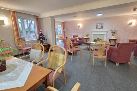 COMMUNAL LOUNGE AREA