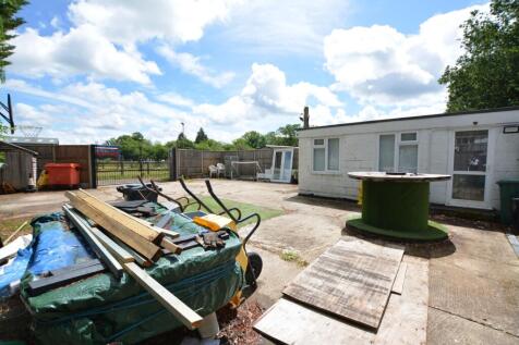 Yard &amp; Outbuildings