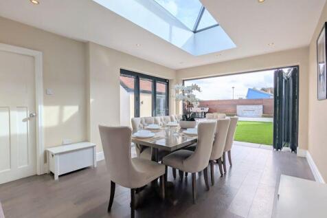 Golf Open 2026 - Hillsview Road, Ainsdale - Sleeps 6 - extended stay deals (2-3 Weeks) photo 4