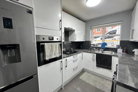 Edmonstone Crescent, NG5 5UW photo 5