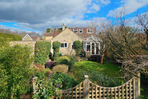 Garden to house