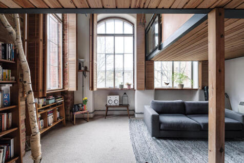 London, E3 - property photo