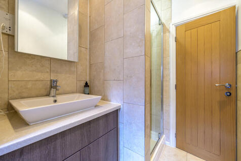 En-Suite to Bedro...