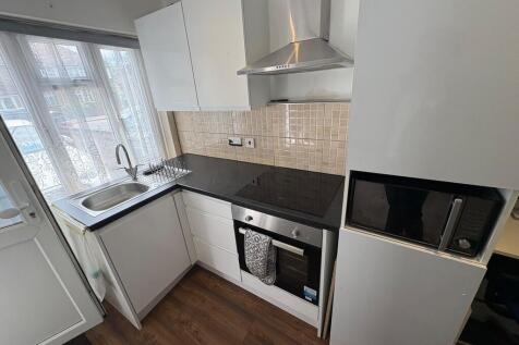 media-17494128690...