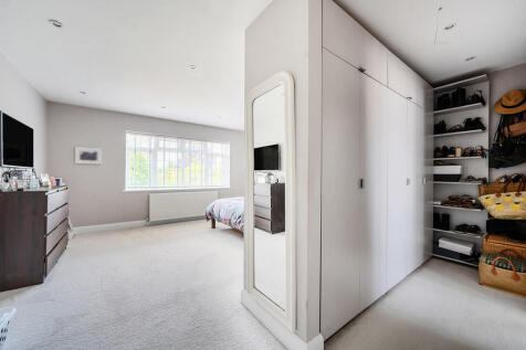 1290471-10-683d9a...