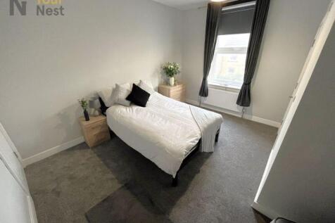 Room 2, Fountain Street, Morley, Leeds, LS27 0PX photo 3
