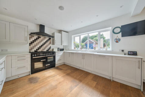 1325780-40-687685...