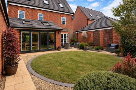 Attractive Landscaped Garden
