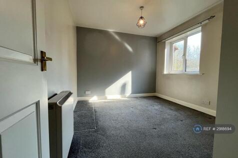 Berkeley Crescent, Hyde, SK14 photo 3