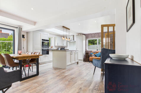 Open Plan Kitchen / Diner / Living Space