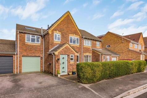 3 Camelia Close, Denvilles-Small-PorticoMarketing-
