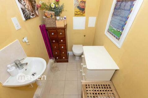 Ensuite WC.jpeg