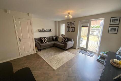 Canterbury Close, Retford, DN22 photo 3