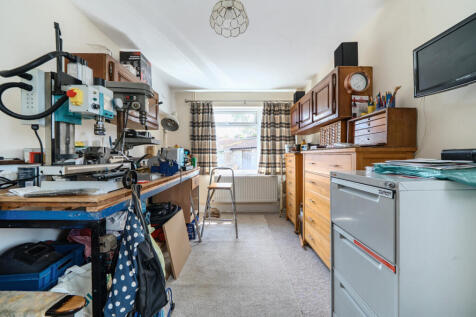 1342748-9-68a726d...