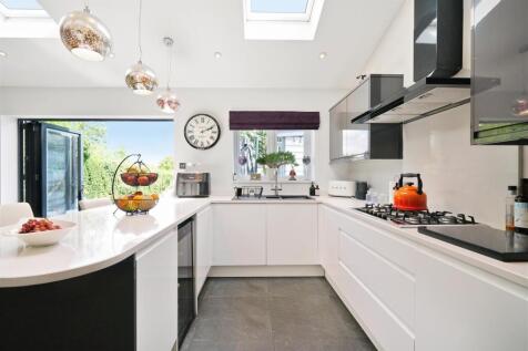 8 Dean Court - w9RqYrRDLMaaF7pLLHcp.jpg