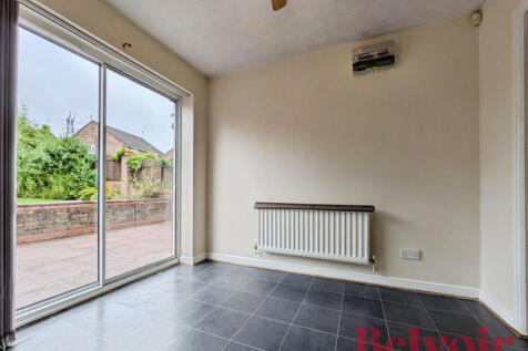Magenta Drive, Newcastle-under-Lyme, ST5 photo 3