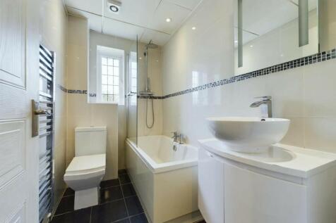 bathroom 19 north...