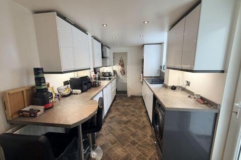 Kitchen / Breakfast Room