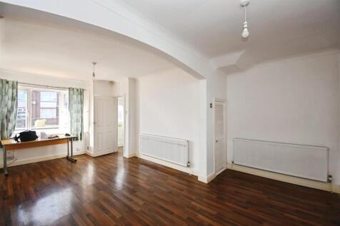 Open plan lounge / dining room