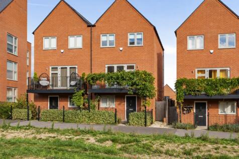 Khosla Road, Winchester, Hampshire, SO22. 4 bedroom terraced house for sale