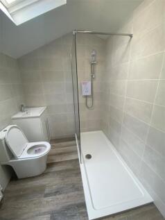 31 South Road Bathroom.jpeg