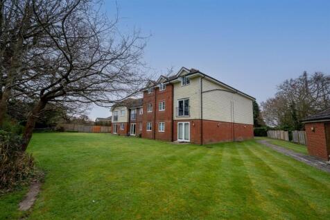 Flat 14 88 90 Hambledon -Road 25 15.jpg