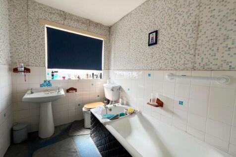 HOUSE BATHROOM