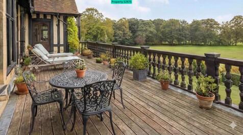 Balcony and view of the grounds