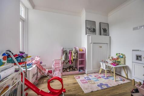 21 Highgate Road, Copnor-PorticoMarketing-SoldBy-1
