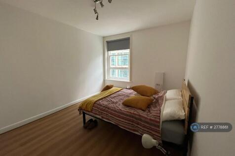 The Flat Is Unfurnished &amp; Image Of Current Tenant