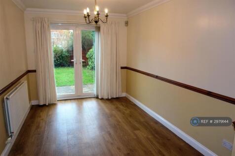 Holly Drive, Aylesbury, HP21 photo 4