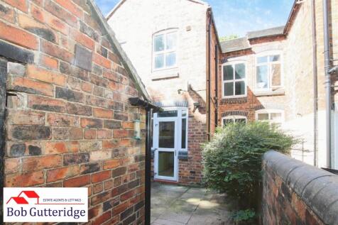 REAR YARD / GARDEN AREA