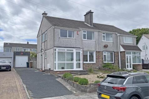 Treloweth Close 5 - Front.jpg