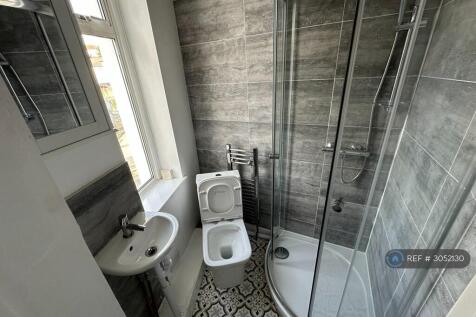 Bedroom With Private Ensuite