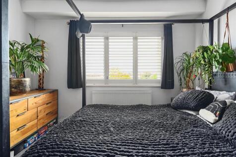 76 Lockshill road, BN41 (16).jpg