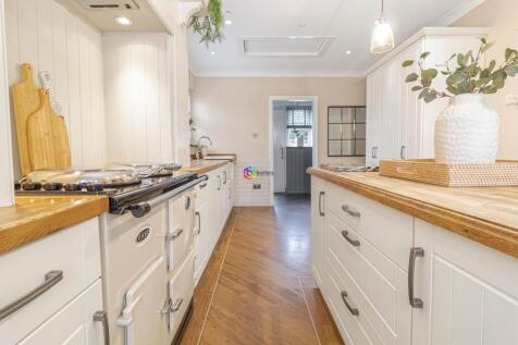 Kitchen / Breakfast Room