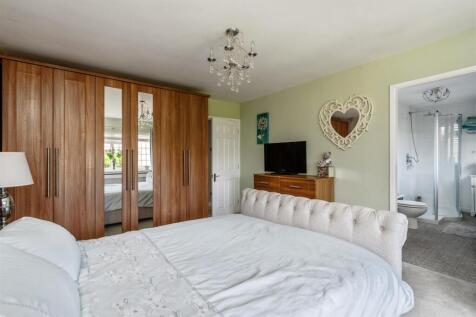 31 Rawthorn Drive_2.jpg