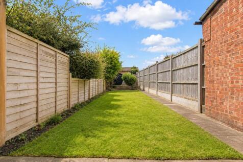 Rear Garden B.jpg