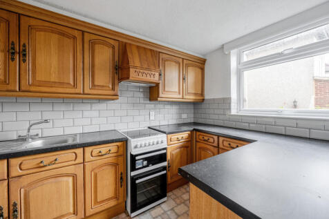 1301909-7-683d9c6...