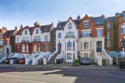 London, SE24 - property photo