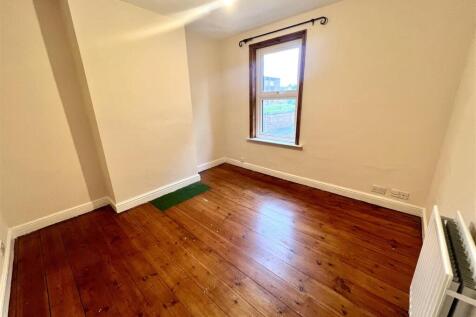 Regis Road, Tettenhall, Wolverhampton photo 5