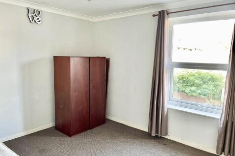 Carlinghow Lane, Batley, West Yorkshire, WF17 photo 5