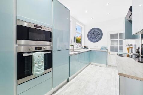 CAM05192G0-PR0144-STILL013