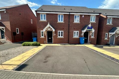 3-bed semi-detached on Elderflower Close, Derby, Derbyshire, DE3, £1,350/mo