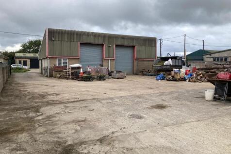 6 Marsh Lane external bldg and yard.jpg