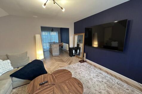 Cherwell Drive, Buttershaw, Bradford, West Yorkshire, BD6 photo 4