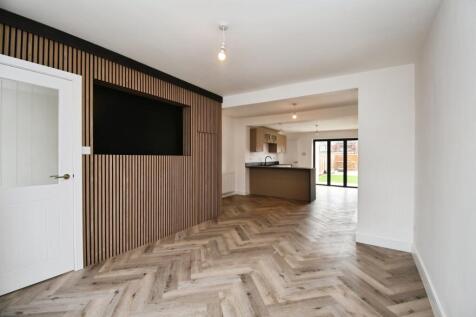 Open plan lounge / dining room / kitchen