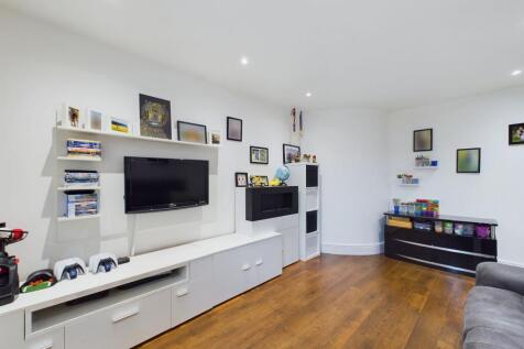 Bedroom 6/Sitting room